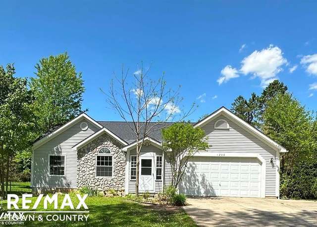 Property at 1208 Turrill Rd, Lapeer, MI 48446, 4 beds, 3 baths