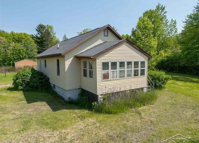 Property at 460 W Isabella Rd, Midland, MI 48640, 2 beds, 1 bath