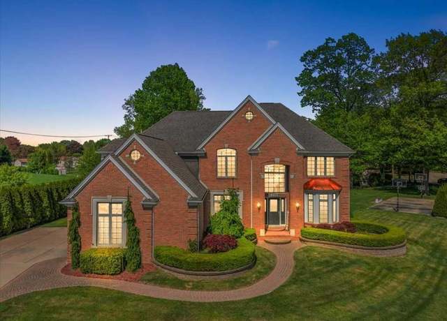 Property at 17745 Christine Blvd, Clinton Township, MI 48038, 4 beds, 3.5 baths