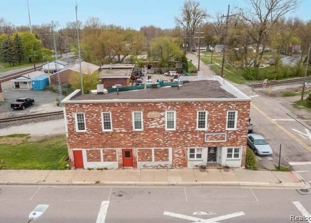 Property at 910 Monroe St, Carleton Village, MI 48117, 2 beds, 3.5 baths