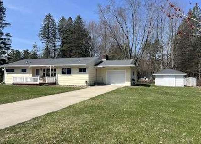 Property at 8437 Mohawk Ct, Montague, MI 49437, 3 beds, 1.5 baths