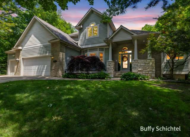 Property at 6344 Silverton Dr, Norton Shores, MI 49444, 5 beds, 3.5 baths