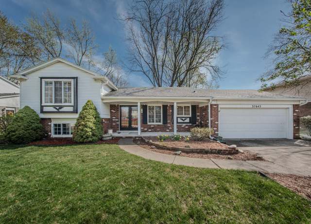 Property at 37645 Hillcrest Dr, Wayne, MI 48184, 4 beds, 2 baths