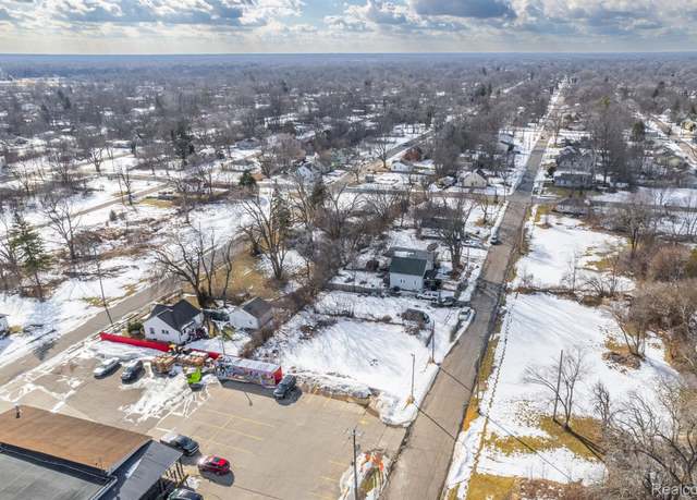 Property at 638 E Foss Ave, Flint, MI 48505, 1 bath