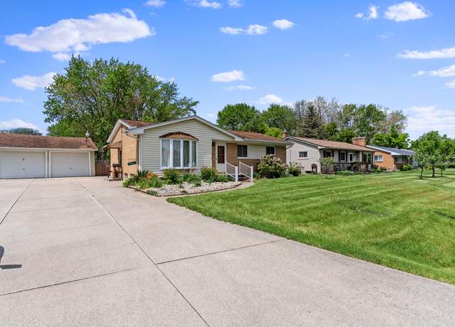 Property at 2126 Deerfield Dr, Flint, MI 48532, 3 beds, 1 bath