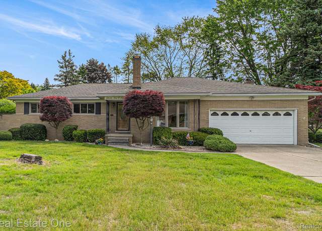 Property at 36086 Boyce Dr, Clinton Township, MI 48035, 3 beds, 2 baths