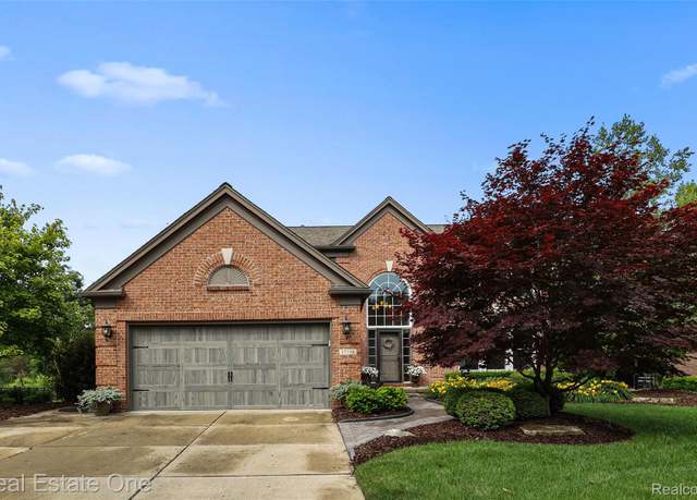 Property at 17734 Huron Dr, Macomb, MI 48042, 4 beds, 2.5 baths
