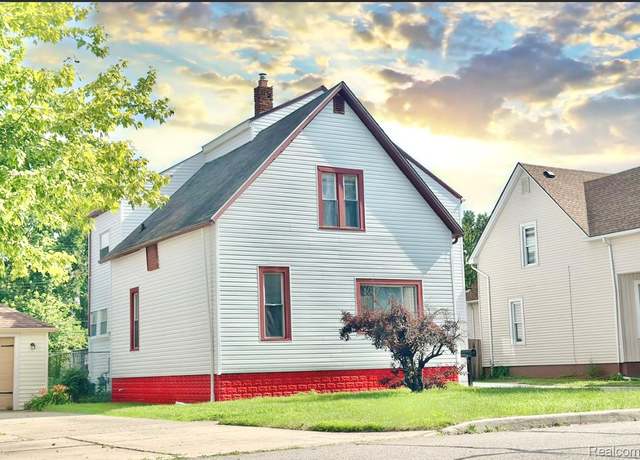 Property at 532 Chestnut St, Wyandotte, MI 48192, 5 beds, 2 baths