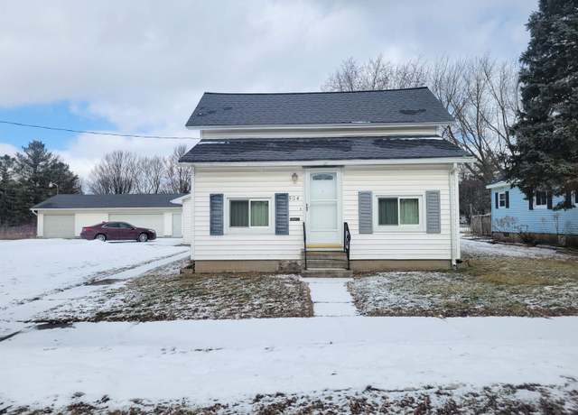 Property at 504 Vauconsant St, St Johns, MI 48879, 3 beds, 1 bath
