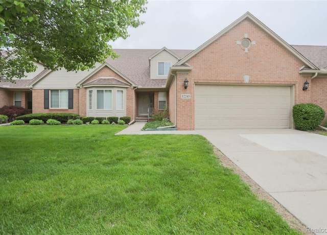 Property at 52245 Silvanna Ln, Macomb, MI 48042, 2 beds, 2 baths