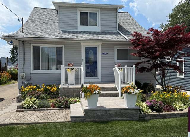 Property at 37805 Maplehill St, Harrison Township, MI 48045, 3 beds, 2 baths