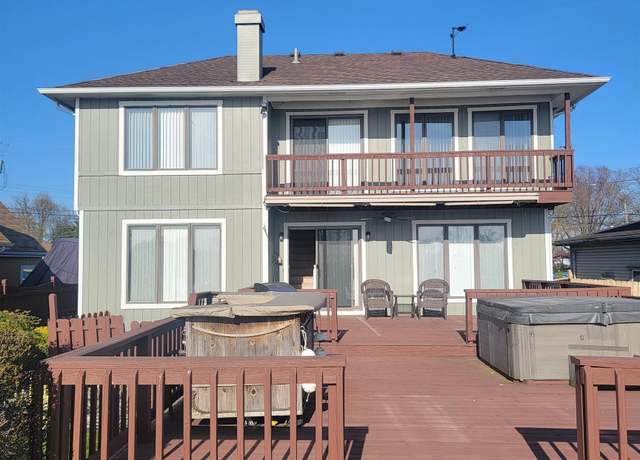 Property at 30990 Bayview Dr, Gibraltar, MI 48173, 4 beds, 2.5 baths