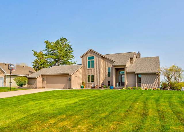 Property at 8696 Cedar Lake Dr, Jenison, MI 49428, 5 beds, 4.5 baths