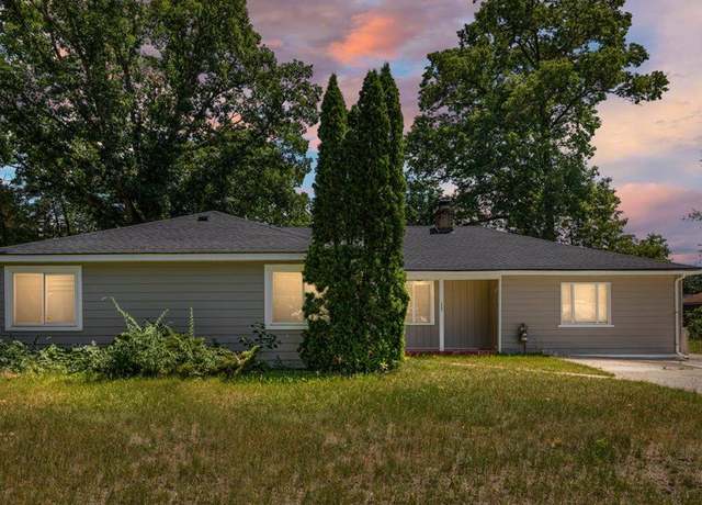 Property at 10005 Miriam St, Romulus, MI 48174, 5 beds, 3.5 baths