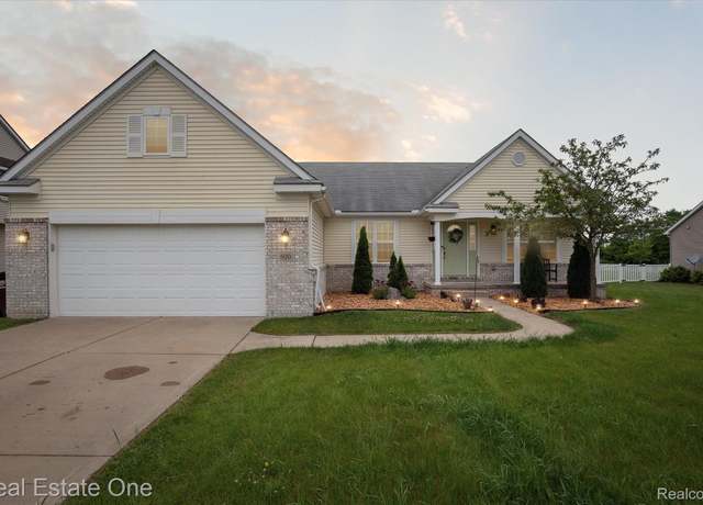 Property at 920 Plum Grove Dr, Monroe, MI 48161, 4 beds, 2.5 baths