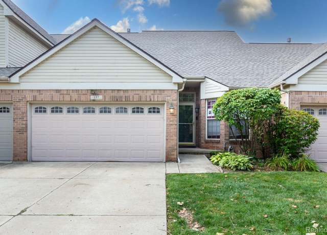 Property at 157 Carson Dr, Westland, MI 48185, 2 beds, 2.5 baths
