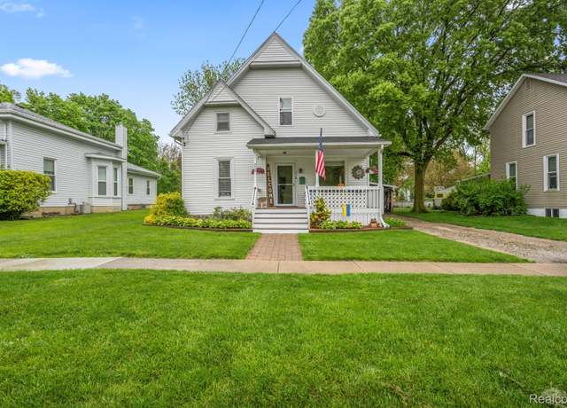 Property at 218 N Maple St, Flushing, MI 48433, 3 beds, 1 bath