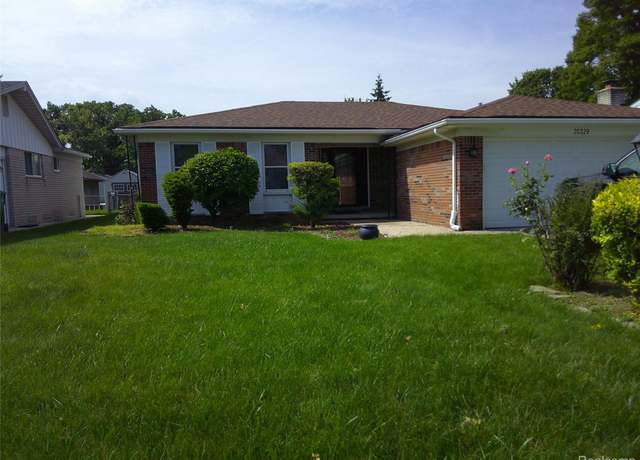 Property at 20329 Churchill Ave, Trenton, MI 48183, 3 beds, 1.5 baths