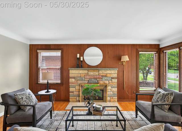 Property at 3723 Steiner St, Trenton, MI 48183, 3 beds, 1 bath