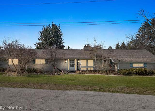 Property at 6940 Castle Dr, Bloomfield Charter Township, MI 48301, 4 beds, 3 baths