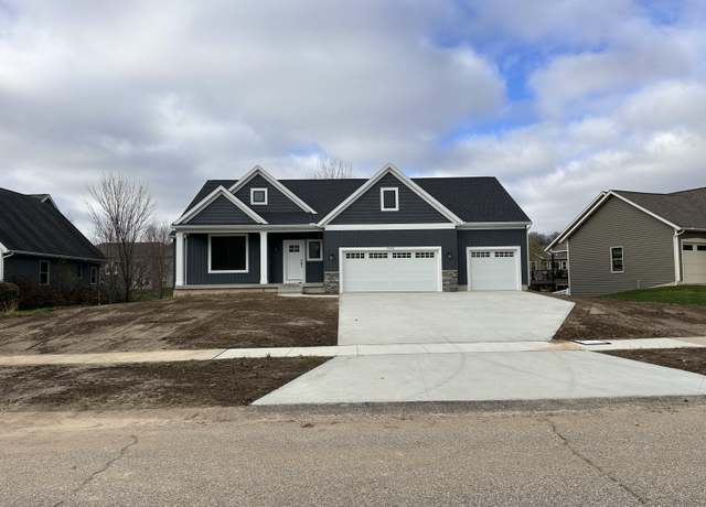 Property at 9302 28th Ave, Jenison, MI 49428, 4 beds, 3 baths