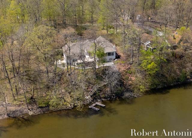 Property at 7205 60th St SE, Grand Rapids, MI 49512, 3 beds, 2.5 baths