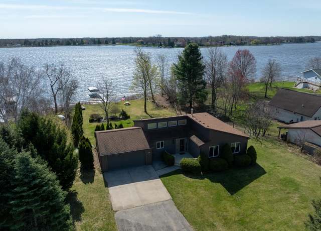 Property at 1060 Isabella Vista Dr, Lake Isabella, MI 48893, 3 beds, 3 baths