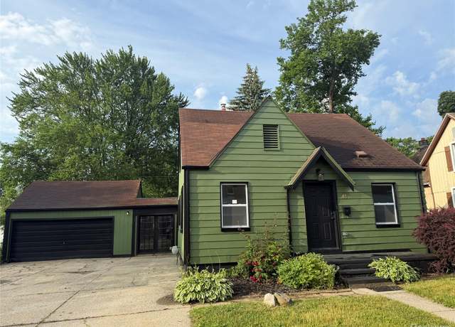 Property at 41 Parkview St, Mt Clemens, MI 48043, 3 beds, 2.5 baths
