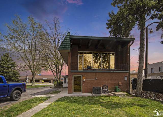Property at 22421 Huron River Dr, Rockwood, MI 48173, 3 beds, 2.5 baths