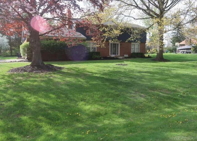 Property at 1163 Long Lake Dr, Brighton, MI 48114, 4 beds, 3 baths