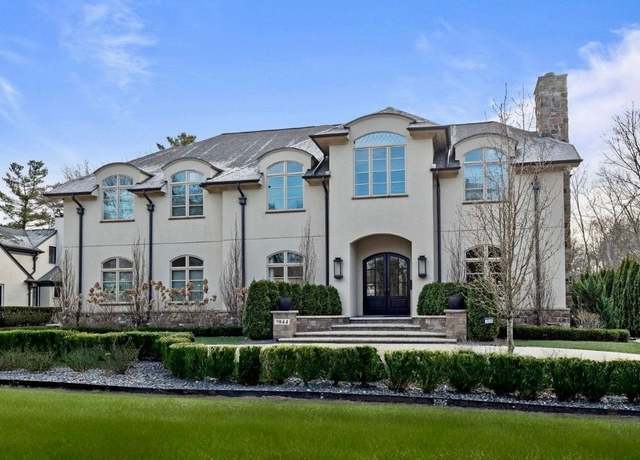 Property at 1044 Lakeside Dr, Birmingham, MI 48009, 6 beds, 6.5 baths