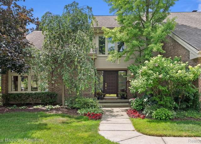 Property at 6230 Carroll Dr, West Bloomfield, MI 48322, 4 beds, 3 baths