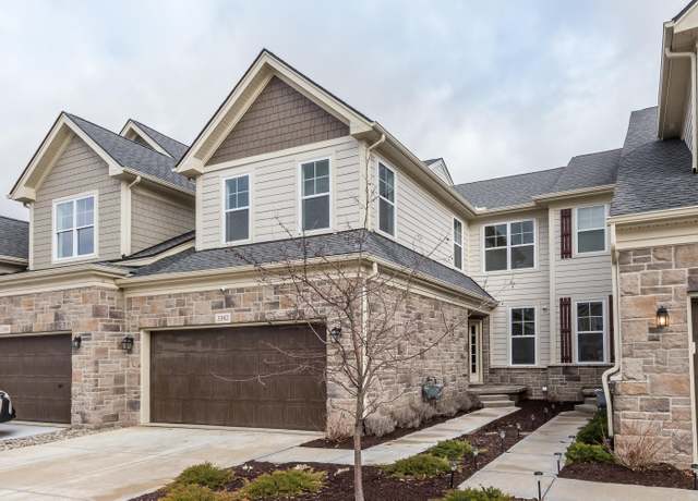 Property at 3302 Sunton Rd, Ann Arbor, MI 48105, 3 beds, 2.5 baths
