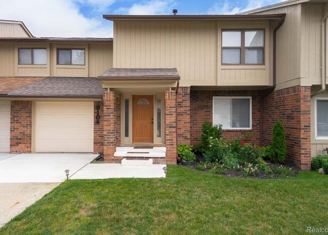 Property at 3104 Woods Cir, Detroit, MI 48207, 4 beds, 2.5 baths