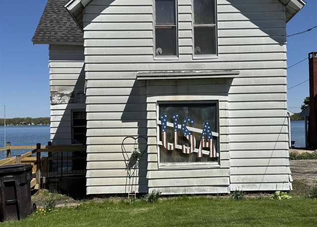 Property at 1730 Round Lake Hwy, Manitou Beach, MI 49253, 3 beds, 1 bath