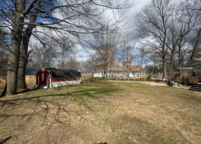 Property at 24924 E Point Dr, Mattawan, MI 49071, 3 beds, 2 baths