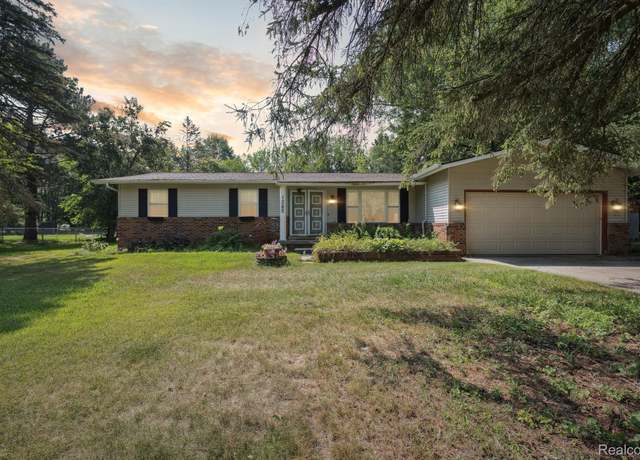 Property at 1285 N Alstott Dr, Marion Township, MI 48843, 3 beds, 2 baths