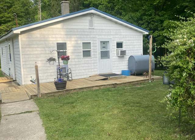 Property at 62954 County Road 384, South Haven, MI 49090, 3 beds, 1 bath