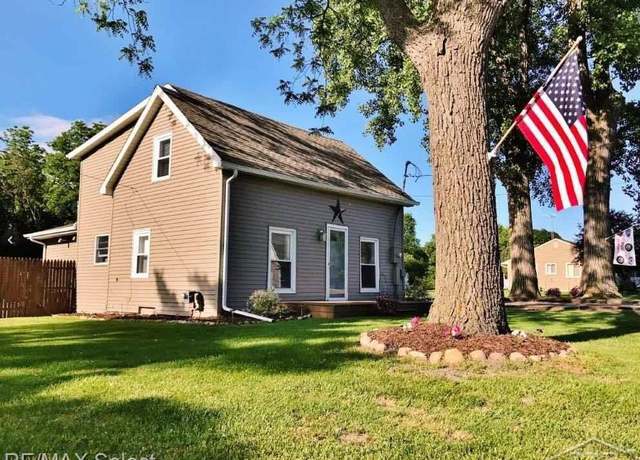 Property at 631 Center St, Chesaning Village, MI 48616, 3 beds, 2 baths