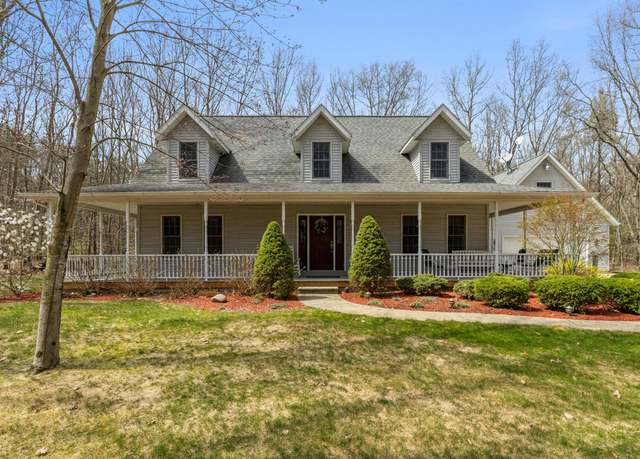 Property at 16173 Dana Ln, Grand Haven, MI 49417, 3 beds, 2.5 baths