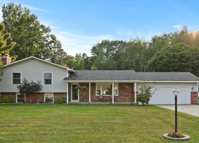 Property at 9090 Windsong Ln, Clam Lake Township Wexford, MI 49601, 4 beds, 1.5 baths