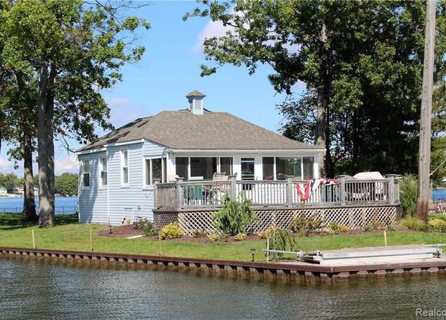 Property at 752 Preston Is, Orion, MI 48362, 2 beds, 1 bath