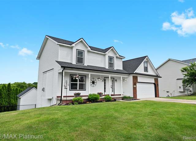 Property at 1101 Emerald Forest Ln, Davison, MI 48423, 5 beds, 2.5 baths