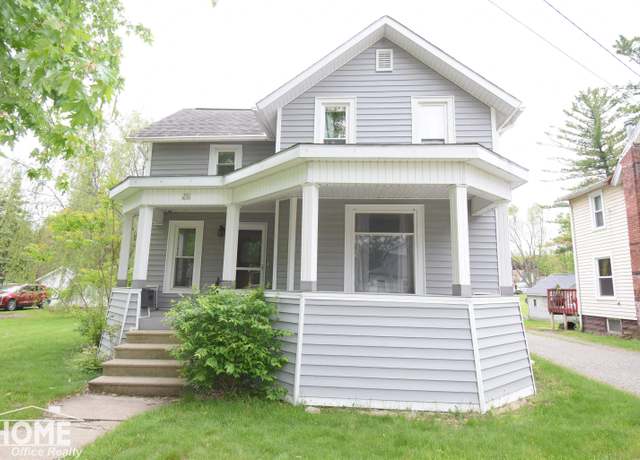 Property at 231 W Ridge St, Owosso, MI 48867, 4 beds, 1 bath