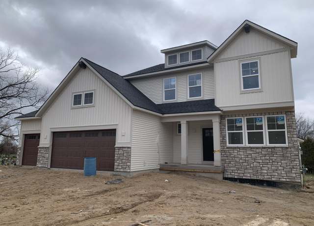 Property at 1060 N Wahington St, Lowell, MI 49331, 4 beds, 2.5 baths