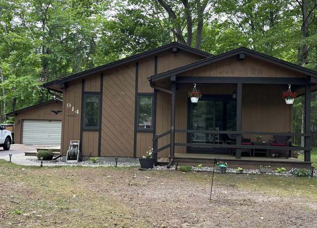 Property at 914 S Foster Rd, Au Gres, MI 48703, 2 beds, 1.5 baths