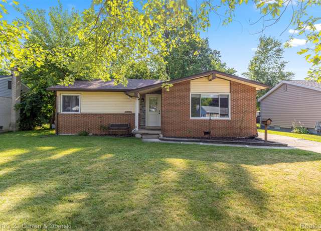 Property at 15449 Collins St, Romulus, MI 48174, 3 beds, 1 bath