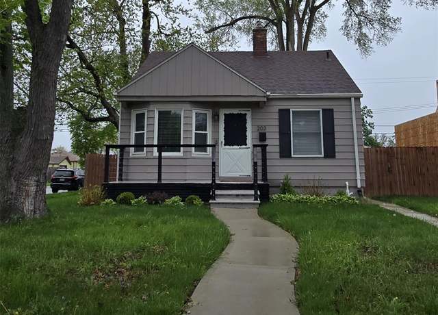 Property at 203 S Wilson Ave, Royal Oak, MI 48067, 3 beds, 2 baths