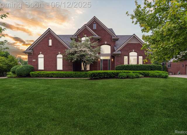 Property at 47141 Merion Cir, Northville, MI 48168, 4 beds, 3.5 baths