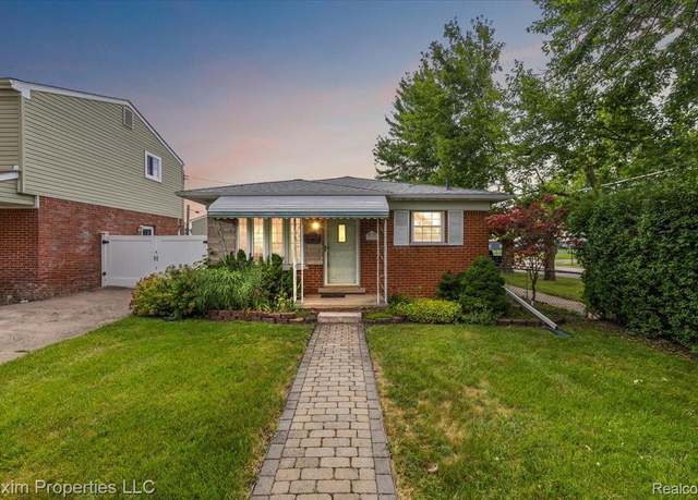 Property at 3939 15th St, Wyandotte, MI 48192, 2 beds, 2 baths